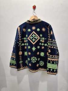 เสื้อแจ็คเก็ตผู้หญิงฤดูหนาวผ้ากำมะหยี่ปักลายซูซานีแบบวินเทจรักษ์โลก งานแฮนด์เมด ความยาวปกติ สไตล์ลำลอง ของขวัญสำหรับเธอ - Product Image 3