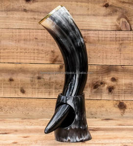 Corne à boire médiévale Viking faite à la main en matériau organique d'apparence Premium avec support en corne Style animal imperméable à l'eau vernis brillant - Product Image 3