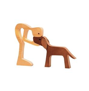 Sculpture en bois naturel représentant une mère nourrissante, un enfant ludique et un lien profond entre chien et animal, œuvre d'art décorative touchante - Product Image 4