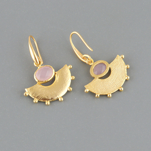 Pendientes étnicos semicirculares de calcedonia, cuarzo colorido, piedra preciosa ovalada, latón chapado en oro de 18k, piedras briolette colgantes, joyería. - Product Image 5