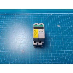 Fuji CP30F Series - Protector de Circuito de 2 Polos MCP CP30FM-2P030, Usado, Piezas de Equipos Semiconductores Legados - Product Image 4