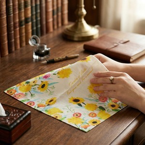 [K-ESSENTIALS] Mouchoir écologique en coton 60s, 50x50cm, motif fleur jaune, doux, carré, foulard - Product Image 3