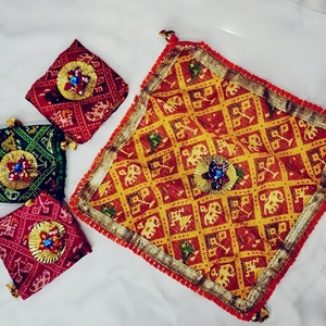 ผ้าคลุมถาดสำหรับพิธีกรรมงานแต่งงาน งานเทศกาล  งานปูจา  งานฝีมือปักลาย  ผ้าคลุมถาดแบบใช้ซ้ำได้  ผ้าคลุมสำหรับห่อของขวัญ - Product Image 5