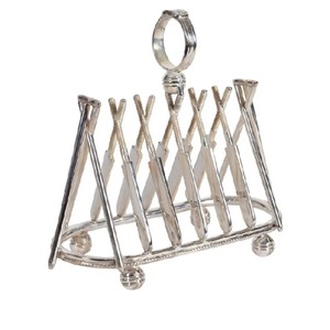 Support à pain grillé moderne en acier inoxydable, multifonctionnel, simplifie le service, idéal pour les matins, finition métallique qui reflète la lumière - Product Image 1