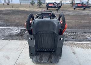 รถตักขนาดเล็กแบบยืนขับ KUBOTA SCL1000 ปี 2025 สภาพใช้งานมาแล้ว บุ้งกี๋ปรับปรุงใหม่ - Product Image 6