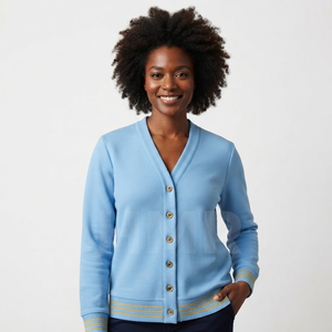Cardigan en tricot bleu clair HMR Sisterhood Sorority, col en V, manches longues, boutons sur le devant, couleur unie, style classique - Product Image 1