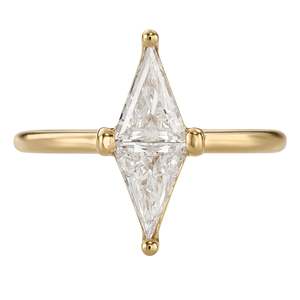 Anillo de Compromiso Minimalista con Diamante Corte Marquesa Chapado en Oro de 14K para Mujer - Product Image 2