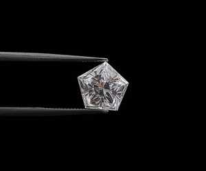 Diamant de laboratoire de 2,00 carats, certifié IGI, taille pentagonale, couleur E, clarté VVS-VS, diamant non monté pour bague de fiançailles - Product Image 4