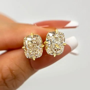 Boucles d'oreilles clous pour femme en argent sterling 925, design tendance, moissanite 4,0 carats, taille coussin vintage 8x10mm, 4 griffes, blanc/jaune - Product Image 2