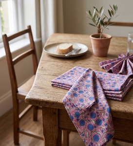 Serviettes carrées en coton 100% faites à la main, imprimées au bloc, de luxe, réutilisables, écologiques, à motifs floraux, pour la décoration de table de style farmhouse. - Product Image 2