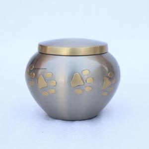 Urne funéraire moderne en laiton de haute qualité Odyssey Paw pour animaux de compagnie, avec motif animal gravé, pour le stockage des cendres d'animaux. - Product Image 1