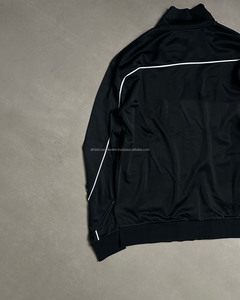 Ensemble de vêtements d'extérieur en satin avec logo personnalisé pour hommes Survêtement d'entraînement d'été Jogging avec fermeture éclair Coupe-vent Vente en gros de vêtements d'extérieur - Product Image 5