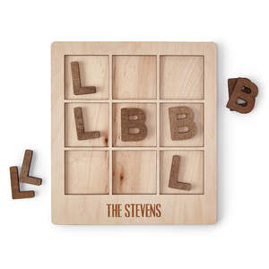 Jeu de Tic Tac Toe en bois personnalisé, puzzle de lettres personnalisé, jouets éducatifs Montessori pour enfants, adultes, cadeau familial - Product Image 1