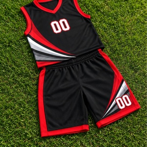 Ensemble Maillot et Short de Basketball Personnalisé en Gros – Col en V, Sans Manches, Uniforme Athlétique à Rayures Angulaires – Fournisseur de Tenues de Sport d'Équipe - Product Image 1