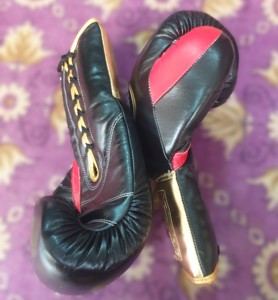 ถุงมือชกมวยหนังวัวแท้ รุ่น Custom No Boxing No Life สำหรับฝึกซ้อม ขนาด 16 ออนซ์ รับผลิตแบบ OEM - Product Image 6