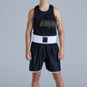 Conjunto de uniforme de boxeo para combate con tela flexible, diseños modernos, pantalones cortos a juego y top sin mangas, kit de boxeo. - Product Image 1