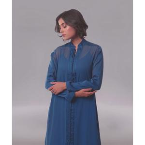 Elegante Vestido Largo Casual Azul Fluido con Abertura Lateral y Mangas Largas para un Estilo Moderno Diario con Material Georgette - Product Image 4