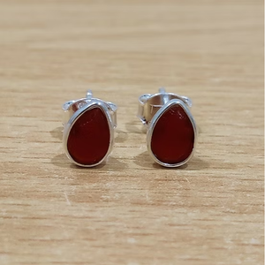 Pendientes Minimalistas de Plata de Ley 925 con Ágata Rubí en Forma de Lágrima, Joyería Pequeña - Product Image 2