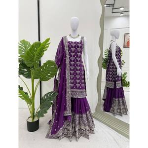 Conjunto de traje de mujer de diseñador para fiestas con hilo y trabajo de secuencia para un aspecto elegante - Product Image 2