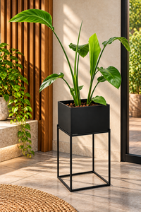 Macetero Cuadrado Moderno de Metal Negro con Soporte Geométrico, Macetero Decorativo Alto para Plantas de Interior, Sala de Estar, Dormitorio - Product Image 2