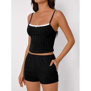 Tenues d'été à la mode 2 pièces Queen pour femmes haut et short à garniture en dentelle florale avec logo ensembles de pyjama noir et vêtements de détente - Product Image 2