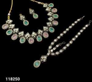 Conjunto de Joyería de Aleación Plateada de Alta Calidad para Mujer, Diseño Moderno, Collar, Aretes y Brazalete con Circonita Azul, Estilo Clásico - Product Image 2
