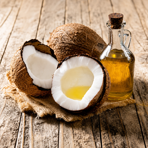 L'huile de noix de coco premium est une huile 100% naturelle pressée à froid, provenant des noix de coco les plus fines cultivées dans les régions tropicales du Vietnam - Product Image 1