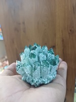 Grappe de cristaux verts, formation minérale brute, spécimen de pierre décorative pour la décoration intérieure, la collection, l'exposition et les cadeaux