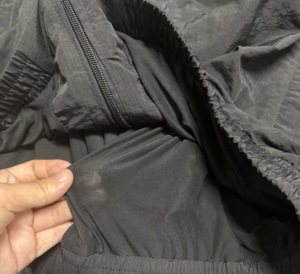 Ensemble de survêtement unisexe noir à capuche, veste à cordon de serrage, pantalon à poignets élastiques, style sportif respirant, polyester/nylon, vêtements de printemps - Product Image 2
