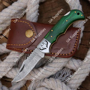 Couteau pliant de poche en acier Damas personnalisé, manche en bois sur mesure, verrouillage arrière, multifonctionnel pour le camping et la chasse en extérieur - Product Image 1