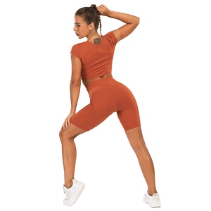 Ensemble de sport de yoga de compression solide de taille plus pour femmes shorts et chemises taille haute à manches courtes - Product Image 2