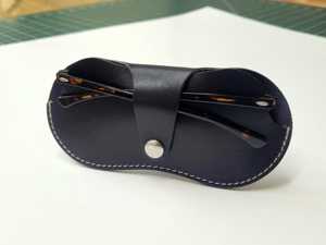 Étui à lunettes de luxe en cuir véritable, pochette souple en cuir de vachette, étui de protection fin fait main pour lunettes de lecture de voyage LGC-0085 - Product Image 1