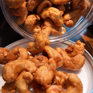 Noix de cajou d'Afrique de qualité supérieure en gros W180, grillées à l'ail et au piment, certifiées USDA et Halal, service OEM/ODM direct - Product Image 1