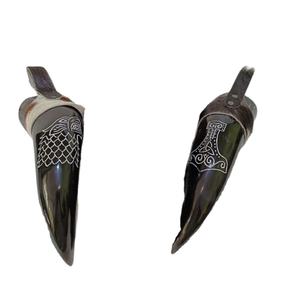 Cuerno para beber de buey vikingo artesanal único, diseño de cuerno de vaca, cinturón de cuero pulido, artesanía en flor para decoración del hogar directamente de la India - Product Image 1