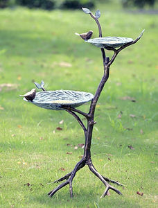 Bain d'oiseaux en métal pour jardin extérieur, design robuste, finition résistante aux intempéries, parfait pour embellir le paysage et attirer les oiseaux - Product Image 3