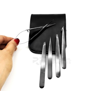 Juego de pinzas para cejas y tijeras de resorte RMI de alta calidad con revestimiento de color negro plasma y estuche magnético de cuero negro - Product Image 2