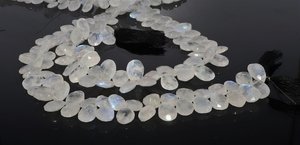 Perles de pierre de lune arc-en-ciel naturelle blanche facettées en forme de poire AAA 9x13 MM, Briolette de pierre de lune, Perles de pierre de lune facettées en forme de poire de 10 pouces - Product Image 4