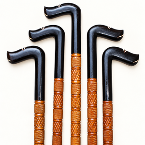 Élégante canne de marche en bois avec poignée en bois noir |   Canne de marche artisanale pour personnes âgées, en bois sculpté décoratif, pour le soutien à la marche - Product Image 3