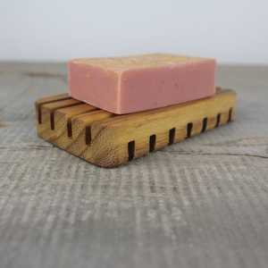 Jabonera de Madera Hecha a Mano de Primera Calidad, Accesorio de Baño de Madera Natural con Diseño de Drenaje para Ducha y Lavabo - Product Image 2