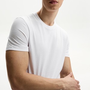 Chemises blanches minimalistes pour hommes, coupe ajustée, 100 % coton, personnalisation de marque, t-shirt basique léger, été, vente en gros, OEM - Product Image 3