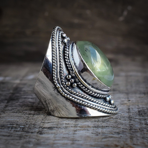 Bague en pierre précieuse prehnite, style vintage, bague de fiançailles et de mariage - Product Image 3