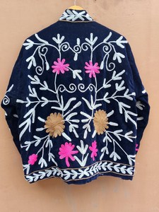 Veste Suzani en velours bleu marine faite à la main, style quotidien, broderie florale, manteau bohème, élégance et confort intemporels, blazer - Product Image 3