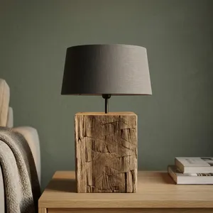 Lampe de table rustique en bois avec base en bois recyclé naturel et abat-jour en tissu gris, pour décoration de salon et chambre à coucher de style ferme ou côtier - Product Image 3