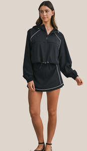 Ensemble de survêtement premium 2 pièces pour femme : veste coupe-vent légère à capuche et short, idéal pour le sport et les loisirs en extérieur - Product Image 6