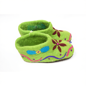รองเท้าสักหลาดลายดอกไม้สีเขียว ผลิตภัณฑ์งานฝีมืออื่นๆ - Product Image 1