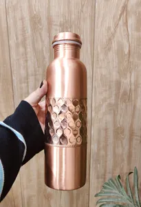 Bouteille d'eau artisanale en cuivre ayurvédique, bouteille d'hydratation traditionnelle pour le bien-être, pour une vie saine, la maison, le bureau et le sport - Product Image 4