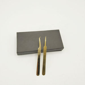 Pinzas Profesionales para Pestañas DANTRIC IMPLANTS, Chapadas en Oro, Modelo LG-871, Punta Puntiaguda de Precisión, Superficie Lisa, Empaquetado en Caja - Product Image 5