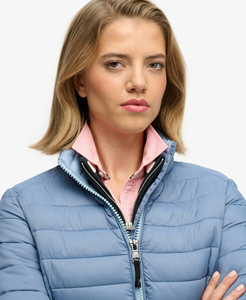 Chaqueta de invierno acolchada personalizada para mujer, ropa informal premium para exteriores, a prueba de viento, con cierre de cremallera y bolsillos laterales. - Product Image 4
