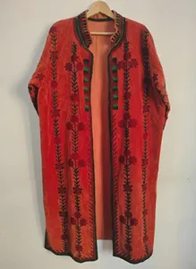 Veste longue élégante pour femme en velours orange brodé style Suzani, col montant, manches longues, motif floral, vêtement d'extérieur bohème pour l'automne - Product Image 3