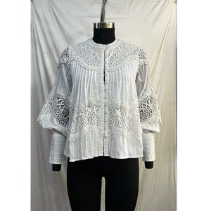 Camisa de algodón elegante de diseño de lujo en color blanco con encaje para mujer, manga larga. Compre directamente del proveedor indio. - Product Image 2